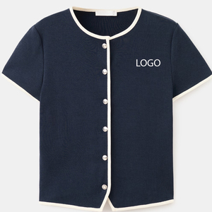 T-shirt chic pour femme à manches courtes, design de haute qualité, couleur unie et fermeture boutonnée / Coupe tendance pour la vente en gros - Product Image 1