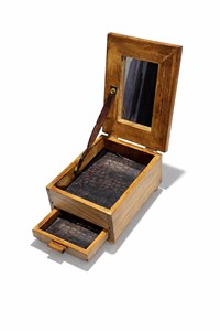 Boîte de rangement pour bijoux en bois économique pour bagues, boucles d'oreilles, colliers et accessoires personnels avec des découpes rustiques élégantes - Product Image 6
