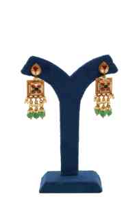 Conjunto de Collar Choker Tradicional Chapado en Oro con Cuentas de Perlas, Piedras Verdes y Pendientes a Juego para Novia - Product Image 2