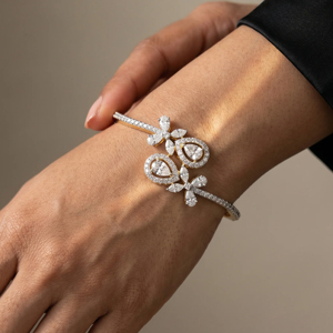 Luxury 18K <b>Solid</b> <b>Gold</b> Cuff Bracelet With Moissanite Flower Design Pear Cut Stones Women Wedding Jewelry - Product Image 2