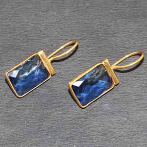 Boucles d'oreilles pendantes tendance en or plaqué 18 carats avec pierre précieuse en quartz hydro saphir bleu, forme barre rectangulaire, faites à la main pour filles et femmes - Product Image 2
