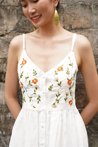 Vestido Maxi de Lino Blanco Bordado a Mano, Escote en V Favorecedor, Sin Mangas, Tela de Lino Premium Transpirable, Vestido de Verano Etéreo - Product Image 2