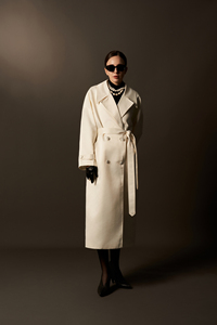 Abrigo largo de invierno de lujo para mujer, de seda tafetán gruesa, con doble botonadura, cuello en V y solapa con muesca, color blanco marfil. - Product Image 4