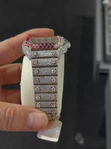 Reloj de pulsera de lujo para hombre con diamantes de moissanita, esfera de cristal, correa de acero inoxidable y diseño cuadrado. - Product Image 4