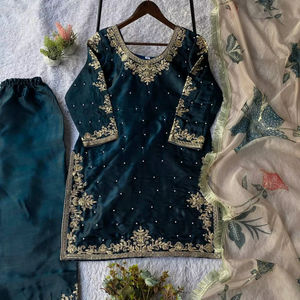 Ensemble palazzo en soie GMY de qualité supérieure avec broderie à sequins et dupatta en organza - Product Image 1