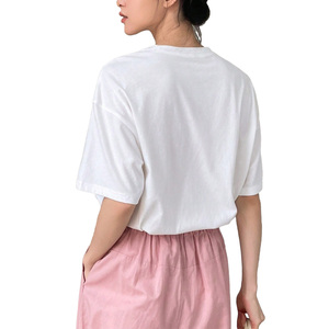 Chemise pour femme à fleurs brodées personnalisées, coupe ample, manches courtes, col rond, t-shirt décontracté en coton uni pour le printemps et l'été - Product Image 2