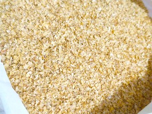 Premium Weizenkleie-Flocken in Lebensmittelqualität |   Weizenkleie in Großmengen für Tierfutter & Viehfütterung 12 Monate Haltbarkeit - Product Image 4