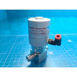 Vanne à diaphragme pneumatique FUJIKIN 316L TYPE N.C 21365 utilisée comme pièce détachée pour équipement semi-conducteur d'occasion - Product Image 2