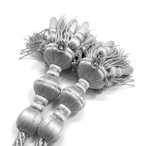 Nuevo Borla Clásica Ecológica Hecha a Mano con Borlas de Hilo, Personalizable, Duradera y Ligera, Adorno de Borla Plateada - Product Image 4