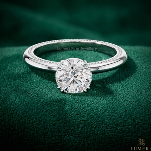Bague de fiançailles Lumera Fine Jewellery en platine, diamant rond taille brillant, classique pour femme, pierre naturelle certifiée GIA - Product Image 1