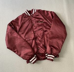 Chaqueta Varsity de Satén con Mangas Largas y Logotipo Bordado Personalizado para Hombre, Chaqueta Bomber de Satén de Poliéster con Cuello Alto para Invierno - Product Image 6
