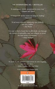 El Dios de las Pequeñas Cosas de Arundhati Roy, Libro de Ficción Familiar en Inglés para Adultos, Formato Paperback - Product Image 3
