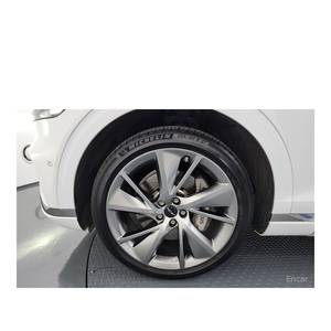 Genesis GV70 2.5T AWD 2024, SUV a Gasolina con 21,156 km, Volante a la Izquierda, Caja de Cambios Automática, Asientos de Cuero, Cámara Trasera - Product Image 5