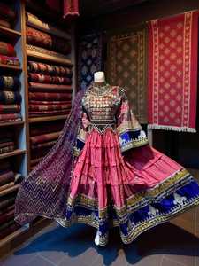 Nouvelles robes afghanes vintage, best-sellers, en georgette et mousseline, robes afghanes sur mesure dans des couleurs personnalisées avec décoration en dentelle pour mariage et fêtes. - Product Image 3