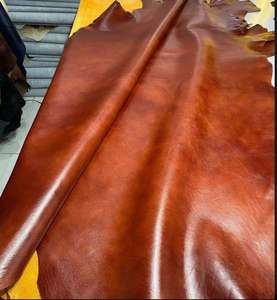 Ensemble uniforme en cuir véritable écologique et luxueux avec veste en tissu enduit, motif gaufré, accessoires personnalisables et chaussures - Product Image 4