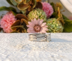แหวนแต่งงานเพชรโมอิสซาไนต์ทรงปรินเซสคัทแท้ ขายส่ง ชุดแหวนทองคำขาว 14K สำหรับผู้หญิง ของขวัญวันครบรอบ - Product Image 3