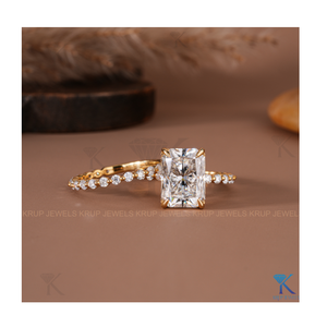 Conjunto nupcial delicado con corte radiante y bandas a juego con pavé festoneado en oro amarillo, anillo apilable para mujer, joyería para uso diario - Product Image 2