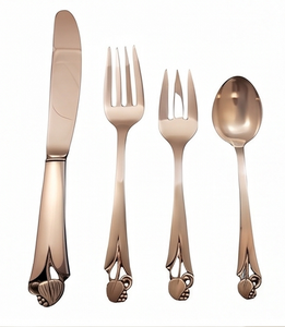 Ensemble de couverts en acier inoxydable plaqué or rose, finition miroir, manche long, design moderne et luxueux, vaisselle de mariage durable - Product Image 1