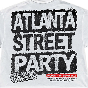 Camiseta Blanca de Corte Regular con Estampado de la Fiesta Callejera de Atlanta, Manga Corta para Hombre, Logotipo Frontal Sólido, Formal, 100% Algodón - Product Image 5