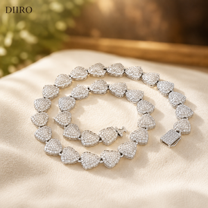 Collier en argent sterling 925 en forme de cœur avec diamant moissanite taille brillant rond, design pour femme, à porter au quotidien - Product Image 4