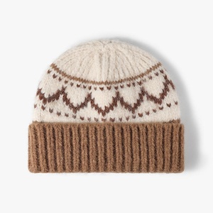Gorro de punto unisex con patrón geométrico, color crema y marrón, gorro cálido informal de invierno para adultos, 56-58 cm - Product Image 1