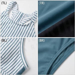 Ensemble de yoga 2 pièces imprimé papillon bleu avec finition dorée, body à col en V profond et jupe portefeuille longueur genou - Product Image 4
