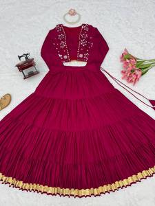 Conjunto de Lehenga Largo de Rayón Color Granate para Mujer, con Bordado de Espejos, Koti en Capas, Protección Solar, Ideal para Fiestas de Diwali y Ocasiones Especiales Indias - Product Image 3