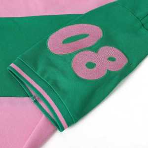 Camisa Casual Premium Rosa para Mujer, con Bordado de Letras Griegas, Cuello Clásico, Manga Corta, 100% Algodón, Cómoda - Product Image 3