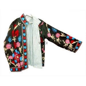 เสื้อแจ็คเก็ตผ้าคอตตอนทอแบบสองด้านลายดอกไม้สำหรับผู้หญิง ปักมือสไตล์อินเดีย ผ้าคอร์ดูรอย ซูซานี ระบายอากาศได้ดี เป็นมิตรกับสิ่งแวดล้อม ขายส่ง - Product Image 1