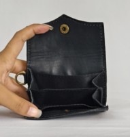 Nouvelle mini bourse à monnaie en cuir véritable avec motif de cartes d'as, fermeture à pression, sangle de poignet, style vintage unisexe, portefeuille compact pour pièces de monnaie