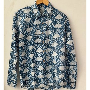 เสื้อเชิ้ตพิมพ์ลายดอกไม้สไตล์ลำลองสำหรับผู้หญิง ผ้าฝ้ายเนื้อนุ่ม ปกติดกระดุม สีชมพูและเบจ ลดราคา - Product Image 1