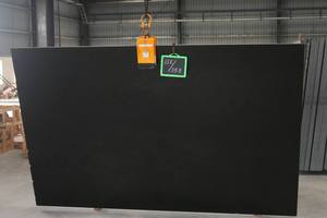 Grande dalle de granit noir absolu, surface de comptoir polie moderne, durable - Product Image 3