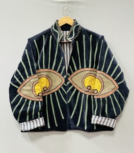 Veste en velours de coton Evil Eye, manteau artisanal brodé à la main Suzani, veste de luxe bohème pour femme - Product Image 2