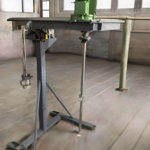 Agitador de tanque motorizado Mezclador de alta velocidad para mezcla y emulsificación de líquidos homogéneos - Product Image 3