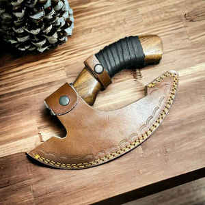 Hache à pizza viking forgée à la main, lame en acier à haute teneur en carbone, manche en bois de rose, longueur totale de 10 pouces, hache large de qualité supérieure - Product Image 2