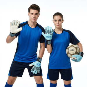 Gants de gardien de but bleu clair OEM/ODM à doigts coupés, avec impression en caoutchouc rayé, pour matchs de football, de COSH Sports - Product Image 1