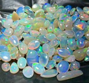 Opale naturelle de haute qualité Trimurti Gems, certifiée par un tiers, formes variées, cabochon pleine flamme 10-20mm, taille personnalisée, pierre précieuse en vrac - Product Image 3