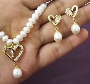 Freshwater Pearl <b>beaded</b> <b>Necklace</b> with pendent and earrings Elegant Women's Freshwater Pearl <b>Beaded</b> <b>Necklace</b> Set Heart Shape Gold - Product Image 2