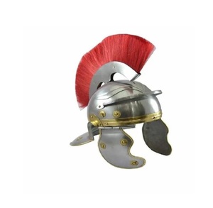 Casque d'armure médiévale tendance et imposant pour costume de chevalier, festival et collection de musée - Product Image 1