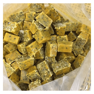 Purée de fruits de la passion surgelée IQF avec pépins, à base de pulpe de fruit de la passion avec pépins, pour boissons, glaces et cuisine. - Product Image 2