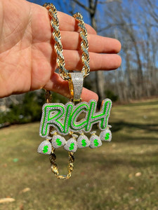 จี้เพชรโมอิสซาไนต์แบบกำหนดเอง สไตล์ฮิปฮอป VVS ประดับเพชรเต็มตัว  จี้ตัวอักษรเงินแท้ 925  จี้เพชรโมอิสซาไนต์สั่งทำ - Product Image 3