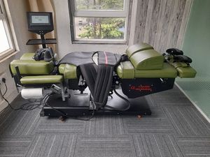 Table de décompression vertébrale électrique Creative Engineering avec réglage en hauteur pour usage hospitalier, dispositif médical de classe II - Product Image 5