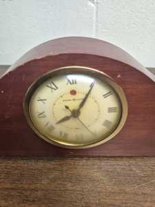 Vintage General Electric Wood <b>Mantel</b> <b>Clock</b> Electric Roman Numeral Table <b>Clock</b> - Product Image 3