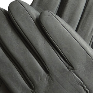 ถุงมือหนังที่รองรับการใช้งานหน้าจอสัมผัส พร้อมปลายนิ้วที่ยืดหยุ่น ซับในนุ่ม และดีไซน์ทันสมัยเพื่อการใช้งานประจำวันที่สะดวกสบาย - Product Image 4
