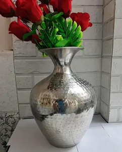 Jarrón Alto Decorativo de Metal con Acabado Plateado Martillado a Mano para Mesa y Suelo, Decoración del Hogar - Product Image 2