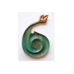 Bandeja de Servir de Madera con Diseño de Serpiente Abstracta Pulida a Mano, Acento Floral, Esfera Dorada, Ecológica, Moderna y Artística - Product Image 1
