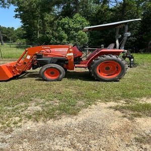 Tracteur Kubota L3400 Premium Offrant des Performances Agricoles Fiables, une Utilisation Confortable et une Grande Polyvalence - Product Image 1