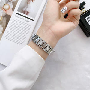 Para <span class=keywords><strong>Mi</strong></span> <span class=keywords><strong>Band5</strong></span>/6/7 Correa Jeans Chain Correa inteligente de metal con estuche Jeans Chain Correa de reloj inteligente de metal para <span class=keywords><strong>Mi</strong></span> <span class=keywords><strong>Band5</strong></span>/6/7 - Product Image 4