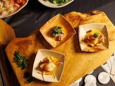 Nouvelles assiettes carrées biodégradables en feuilles d'arec de 8 pouces, vaisselle jetable naturelle pour le petit-déjeuner des hôtels - Product Image 1