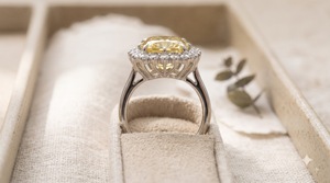 Bague Halo Ronde en Or Blanc 14K avec Diamant Jaune Fantaisie de 6 CTS, Diamant Jaune Fantaisie Cultivé en Laboratoire, Bijoux Personnalisés OEM - Product Image 2